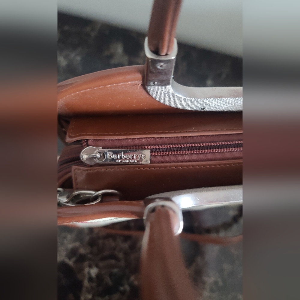 Handbag - Picture 2 of 8